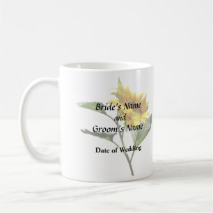 Profil eines Sonnenblumenhochzeitmittels Kaffeetasse