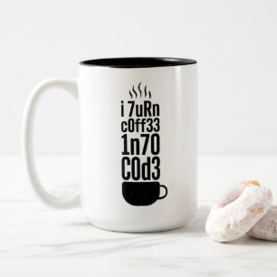 Programmierer Humor – Kaffee wird zu Code Zweifarbige Tasse