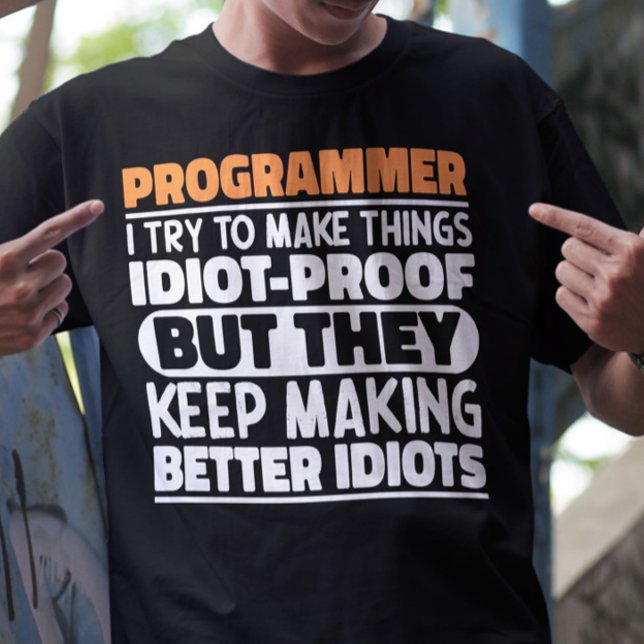 Programmierer Ich versuche Dinge Cool zu machen Lu T-Shirt (Von Creator hochgeladen)