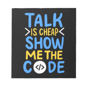 Programmierer zeigen mir den Code Notizblock