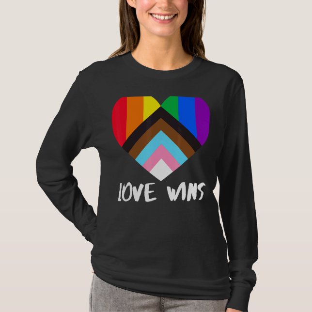 Progress Pride Flag Herzinklusivität Liebe gewinnt T-Shirt (Vorderseite)