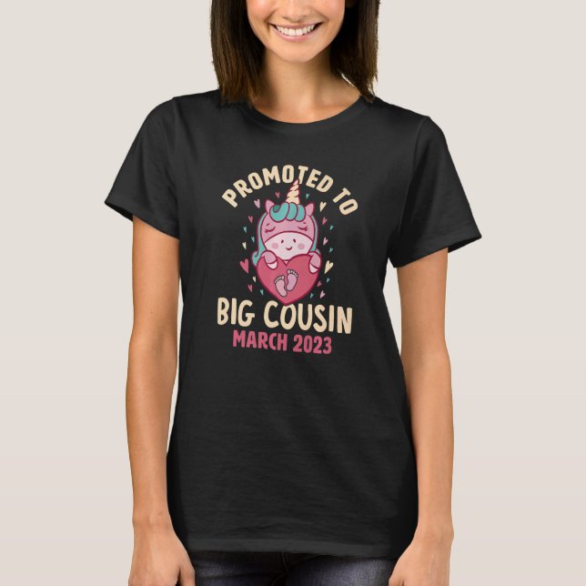 Promoted to Big Cousin March 2023 Unicorn Hearts N T-Shirt (Vorderseite)