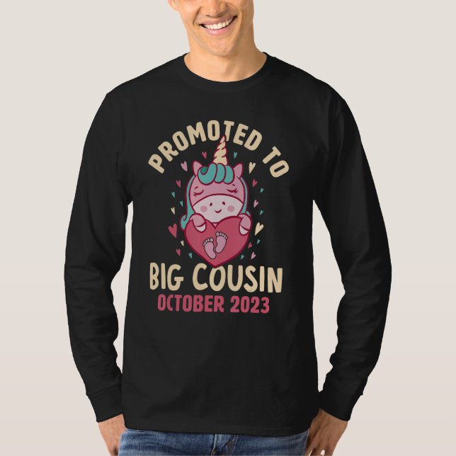 Promoted to Big Cousin October 2023 Unicorn Hearts T-Shirt (Vorderseite)