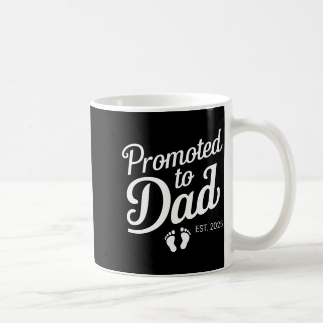 Promoted To Dad Est 2025 Funny Soon To Be Dad _1  Kaffeetasse (Rechts)