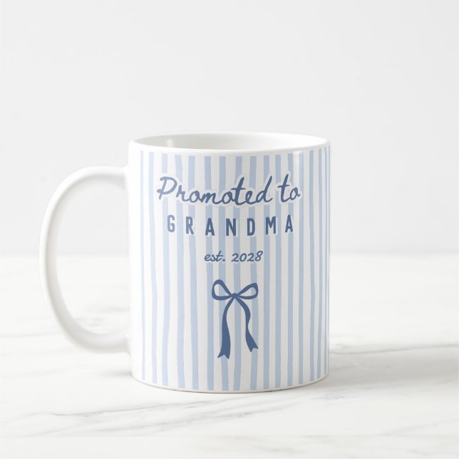 Promoted to Grandma Coquette Striped Name Mug Gift Kaffeetasse (Links)