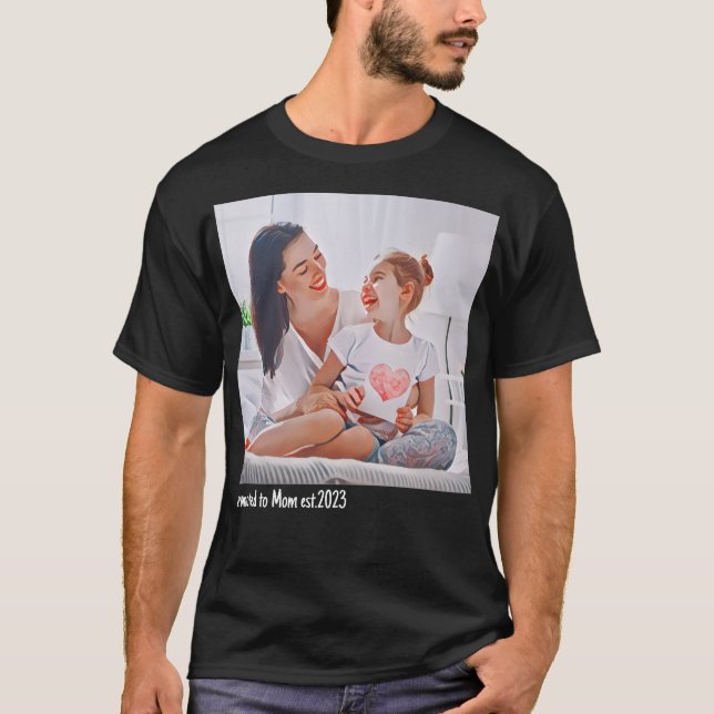 promoted to Mom est.2023  Photo art T-Shirt (Vorderseite)