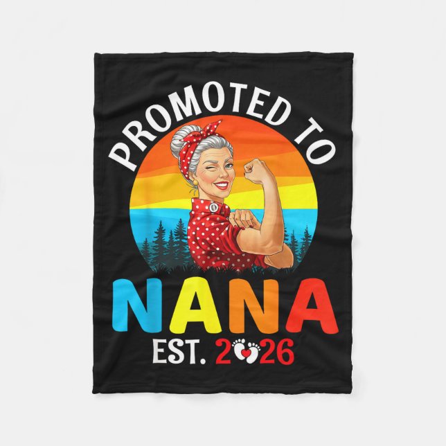 Promoted To Nana Est 2026 Strong Grandma Wer Retro Fleecedecke (Vorderseite)