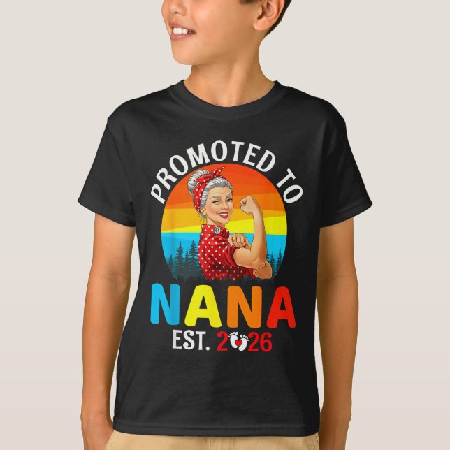Promoted To Nana Est 2026 Strong Grandma Wer Retro T-Shirt (Vorderseite)