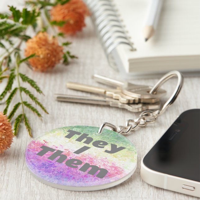 Pronoun-Trippy-Diskette mit individuellem Prickefl Schlüsselanhänger (Vorderseite rechts)
