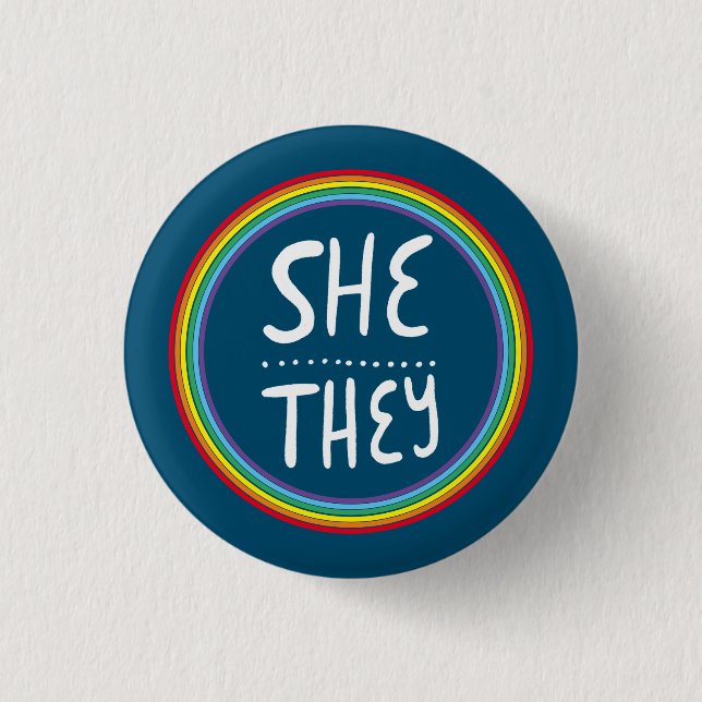 Pronouns Rainbow Handlettered Minimal Button (Vorderseite)