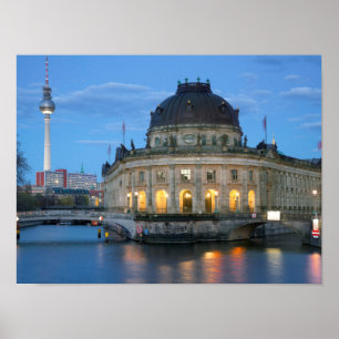 Prophezeien Sie Museum und Fernsehturm in Berlin Poster