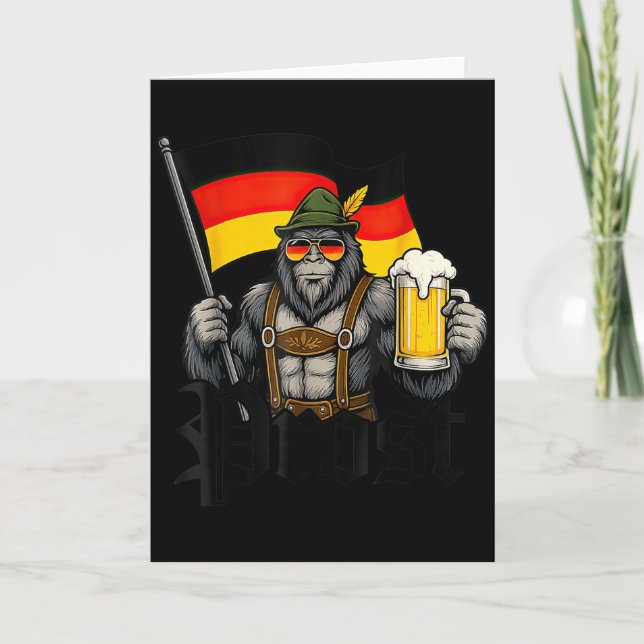 Prost Bigfoot Drinking Beer Lederhosen German  Karte (Vorderseite)