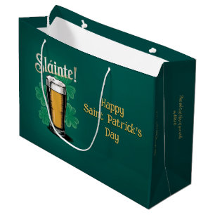 Prost! St. Patricks Day Bierglas auf Grün Große Geschenktüte