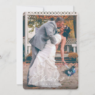 Prost! Verheiratetes Neues Jahr im ersten Jahr Fot Feiertagskarte