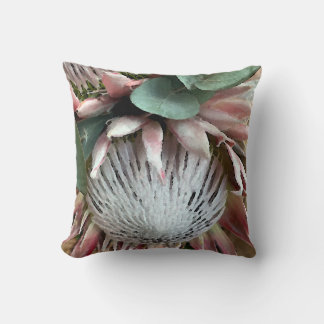 Protea Bouquet II Kissen
