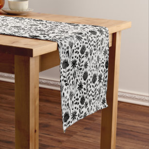 Protea Floral Block Print Millefleur Schwarz-weiß Kurzer Tischläufer
