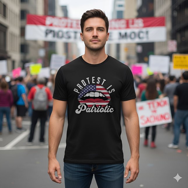Protest Is Patriotic - Freedom & Rights Activism T-Shirt (Von Creator hochgeladen)