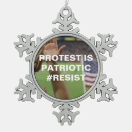 Protest ist Patriotic Resist Flag Snowflake Schneeflocken Zinn-Ornament