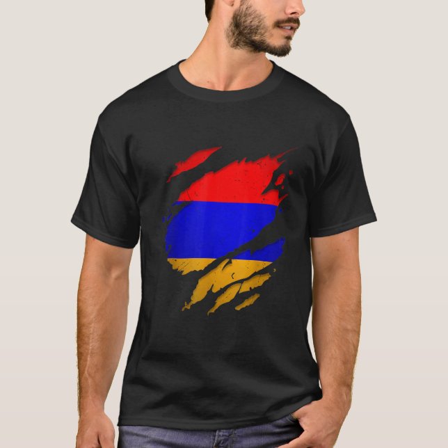 Proud Armenian   Torn Ripped Armenia Flag T-Shirt (Vorderseite)