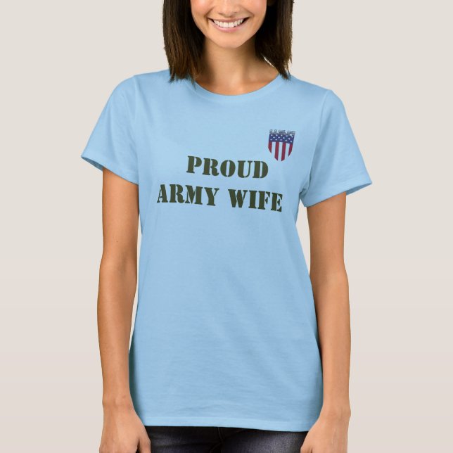 PROUD ARMY EHEFRAU T-Shirt (Vorderseite)