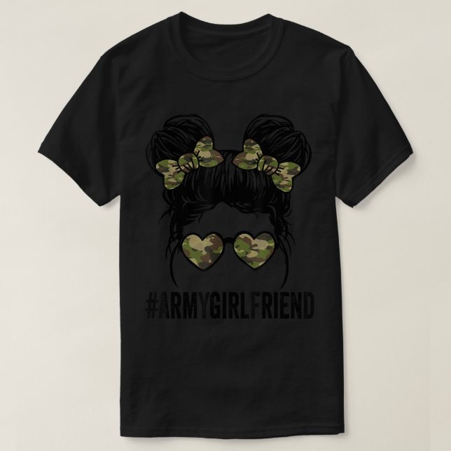 proud army girlfriend funny tee for army wives arm (Design vorne)