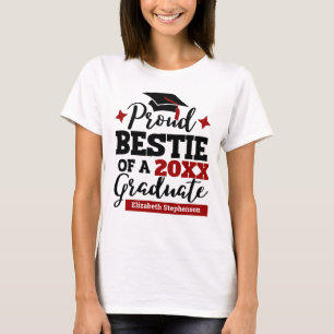 Proud Bestie eines 2022-Absolventen schwarzen rote T-Shirt