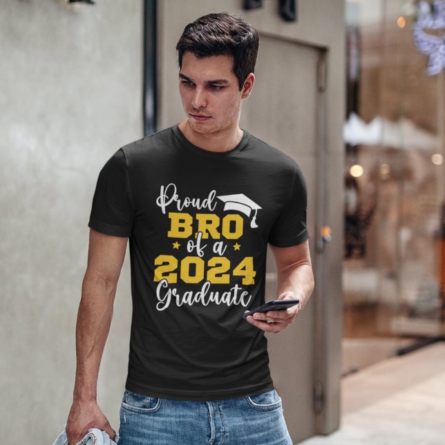 Proud Brother of the Graduate 2024 T-Shirt (Von Creator hochgeladen)