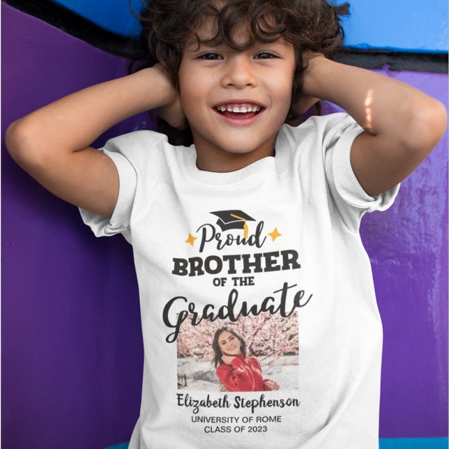 Proud Brother of the graduate Foto name 2023 T-Shirt (Von Creator hochgeladen)