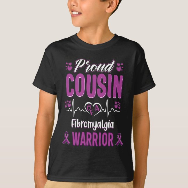 Proud Cousin Fibromyalgia Kriegererkennungsband T-Shirt (Vorderseite)