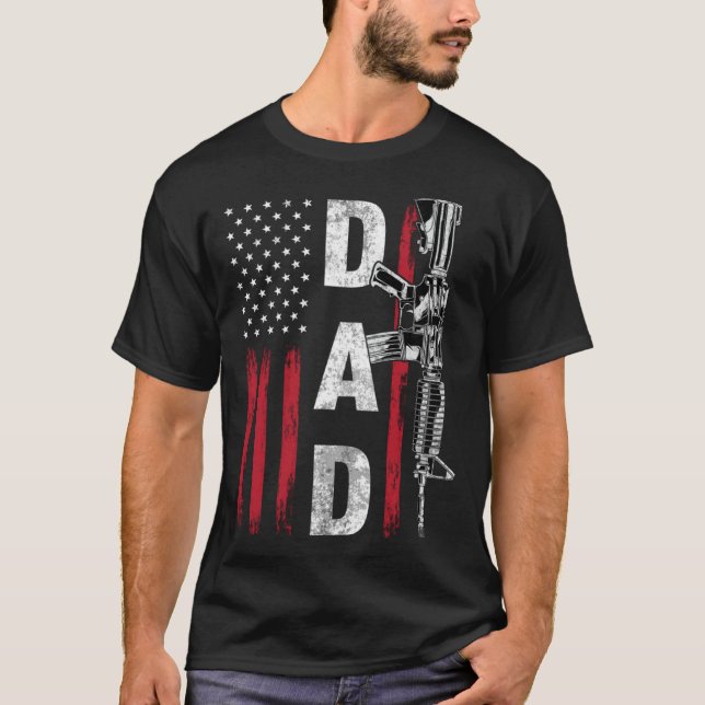 Proud Dad Daddy Gun Rights AR 15 American Flag Fat T-Shirt (Vorderseite)