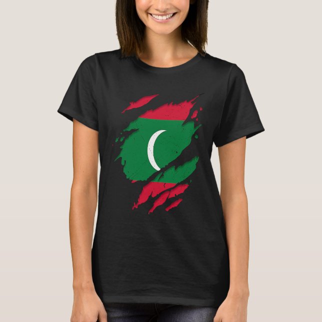 Proud Dhivehin Torn Ripped Maldives Flag T-Shirt (Vorderseite)