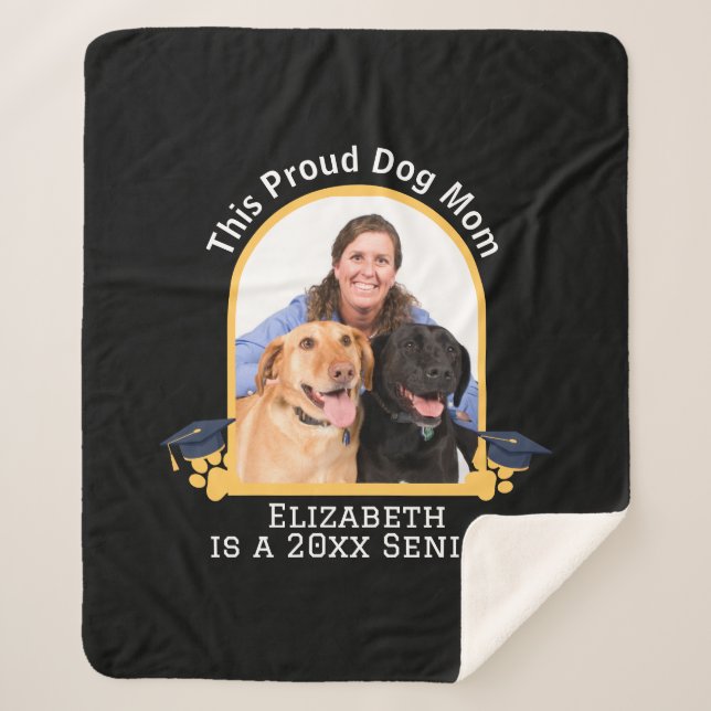 Proud Dog Mum ist ein Senior - Custom Abschluss Sherpadecke (Vorderseite)