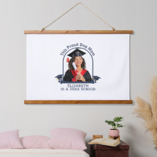 Proud Dog Mum ist ein Senior - Custom Abschluss Wandteppich Mit Holzrahmen