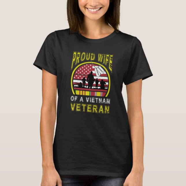 Proud Ehefrau Veterans Day Vietnam Ehre T-Shirt (Vorderseite)