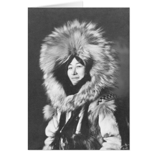 Proud Eskimo Woman - Foto des 19. Jahrhunderts (Vorne)