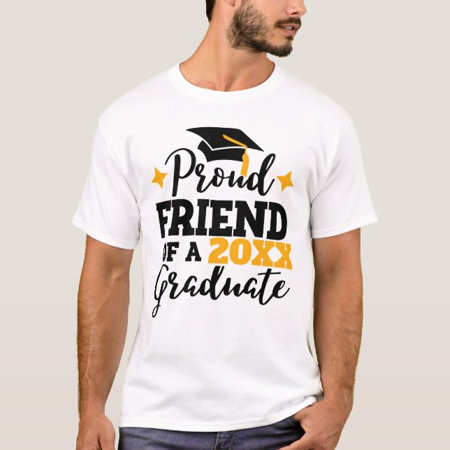 Proud Friend of a 2022 graduate Black Gold Tassel T-Shirt (Vorderseite)