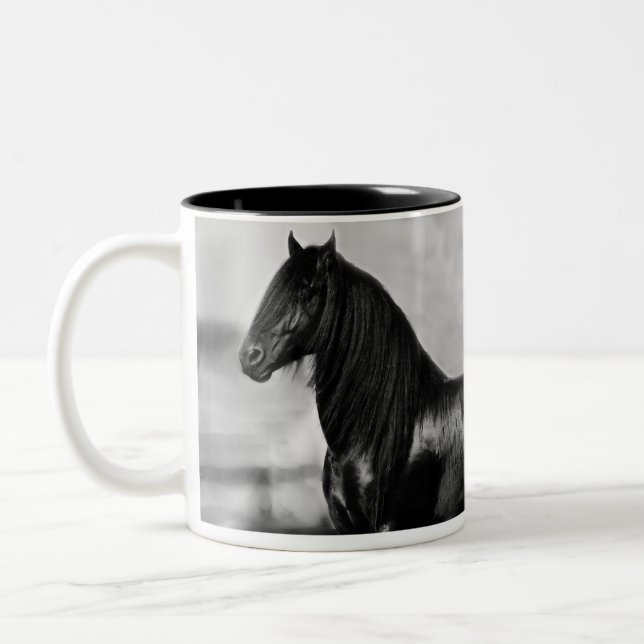 Proud Friesian Black Hengst Zweifarbige Tasse (Links)