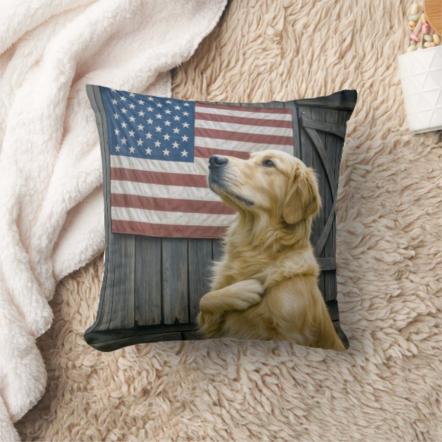 Proud Golden Retriever With American Flag Kissen (Decke)