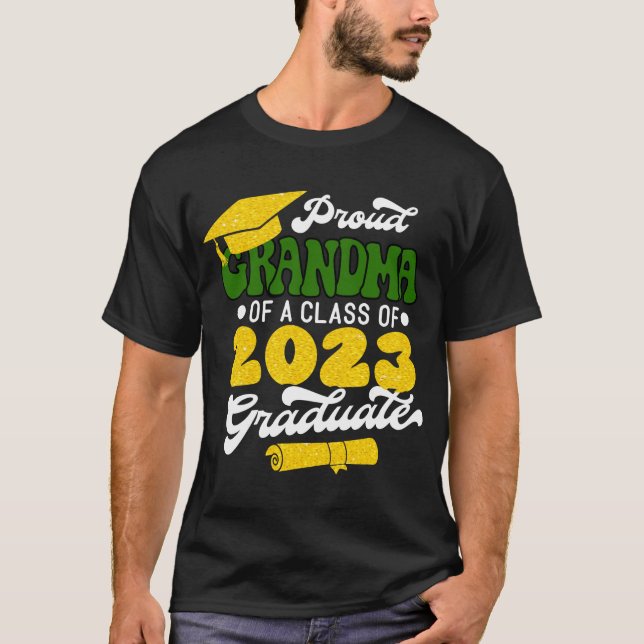 Proud GRANDMA einer Klasse von 2023 Graduate Gold T-Shirt (Vorderseite)