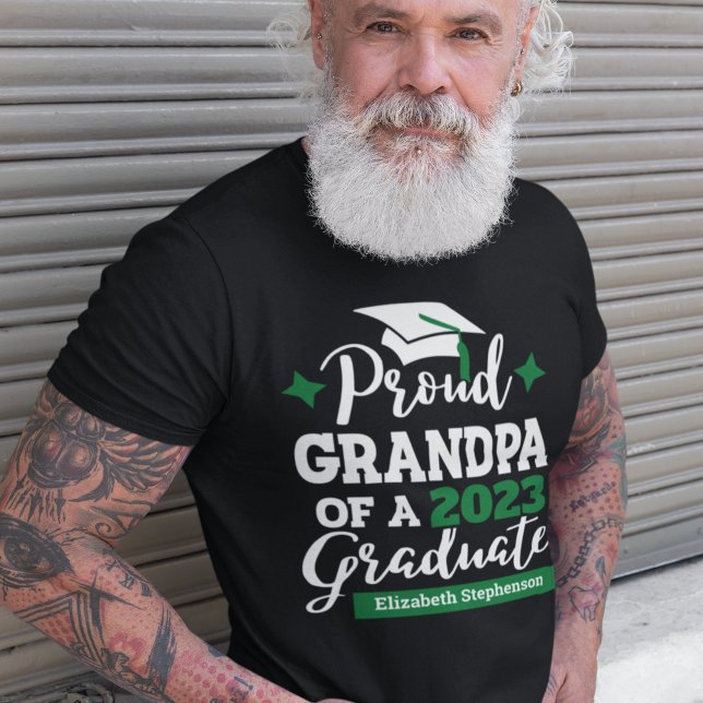 Proud Grandpa 2023 Grüne Kappenbezeichnung T-Shirt (Von Creator hochgeladen)