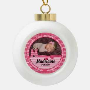 Proud Großeltern Monogram M New Baby Girl Keramik Kugel-Ornament