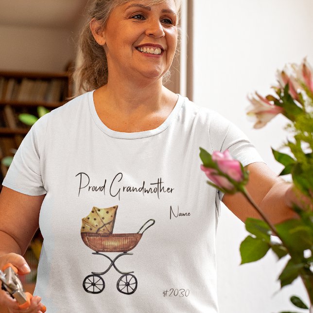 Proud Großmutter Babydusche Plus Größen T - Shirt (Von Creator hochgeladen)
