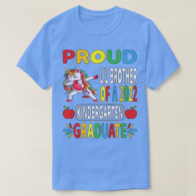 Proud Lil Brother 2022 Kindergarten Graduate Dabbi T-Shirt (Design vorne)
