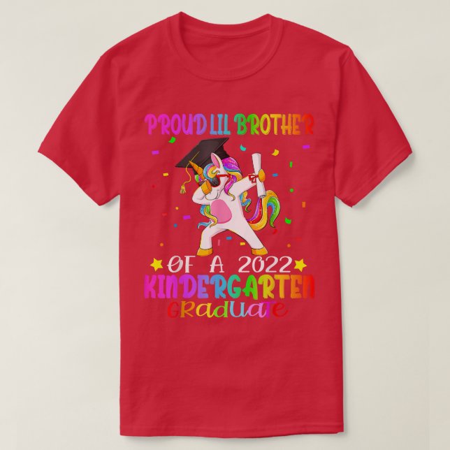 Proud Lil Bruder eines Kindergartenstudiums 2022  T-Shirt (Design vorne)