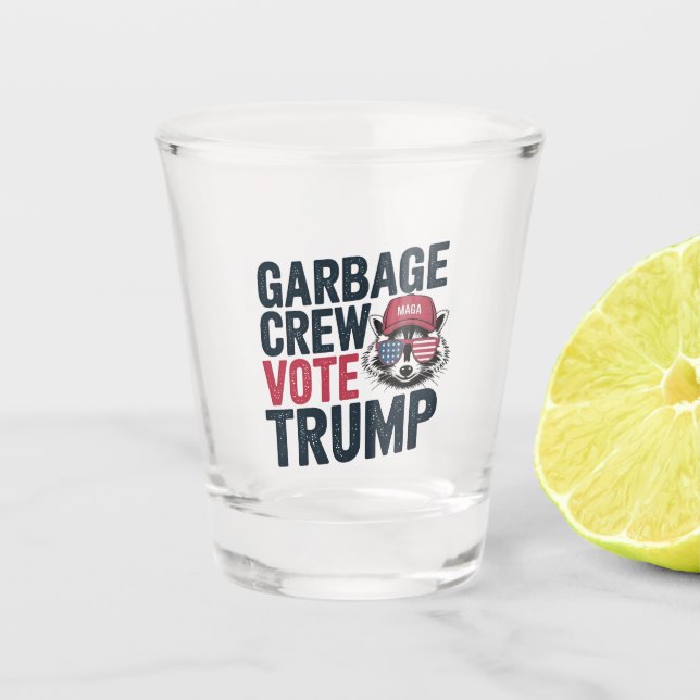 Proud MAGA Garbage Crew wählen Trump Wahl Raccoo Schnapsglas (Vorderseite)