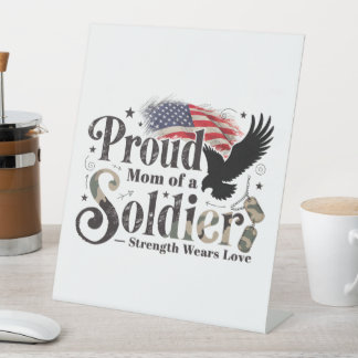 Proud Military Mom Soldier Pride Art Sockelschild