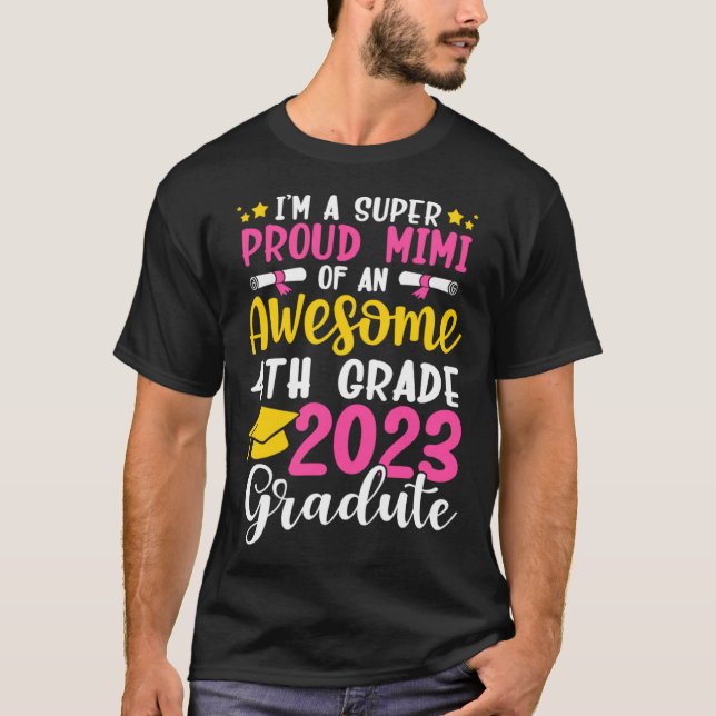 Proud Mimi Class of 2023 4. Grade Abschluss Moth T-Shirt (Vorderseite)