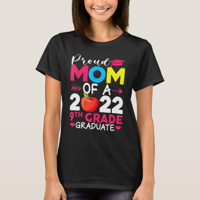 Proud Mom Class Of 2022 Phd 9th Grade Graduate Doc T-Shirt (Vorderseite)