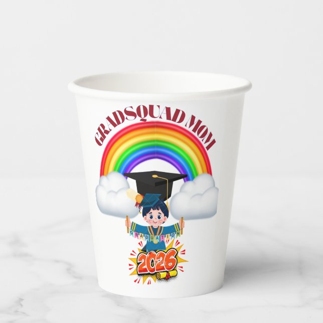 Proud Mom Grad Squad 2026 Pappbecher (Vorderseite)