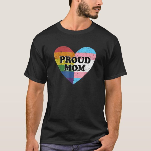 Proud Mom Heart rainbow and transgender flag lgbt  T-Shirt (Vorderseite)